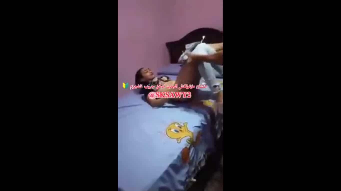 “خذ يا حسام ما تصورش” — مصري ينيك حبيبته مع صديقه