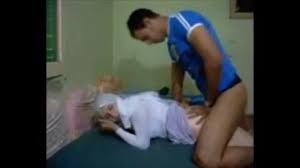 محجبة 18 سنة: ابن الجيران ينيك طيزها — مصري