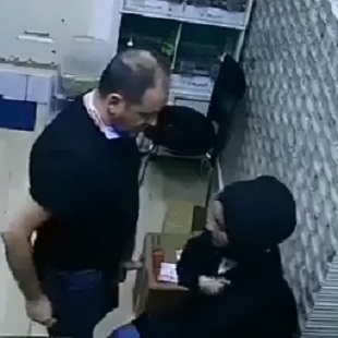 فضيحة الطالبة مع عميد الكلية عماد شعلان (الجزء الثاني) – سكس عربي