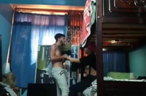 “طالبة محجبة تروح لعند حبيبها الشقة”.. يحاول ينيكها — عربي XNXX
